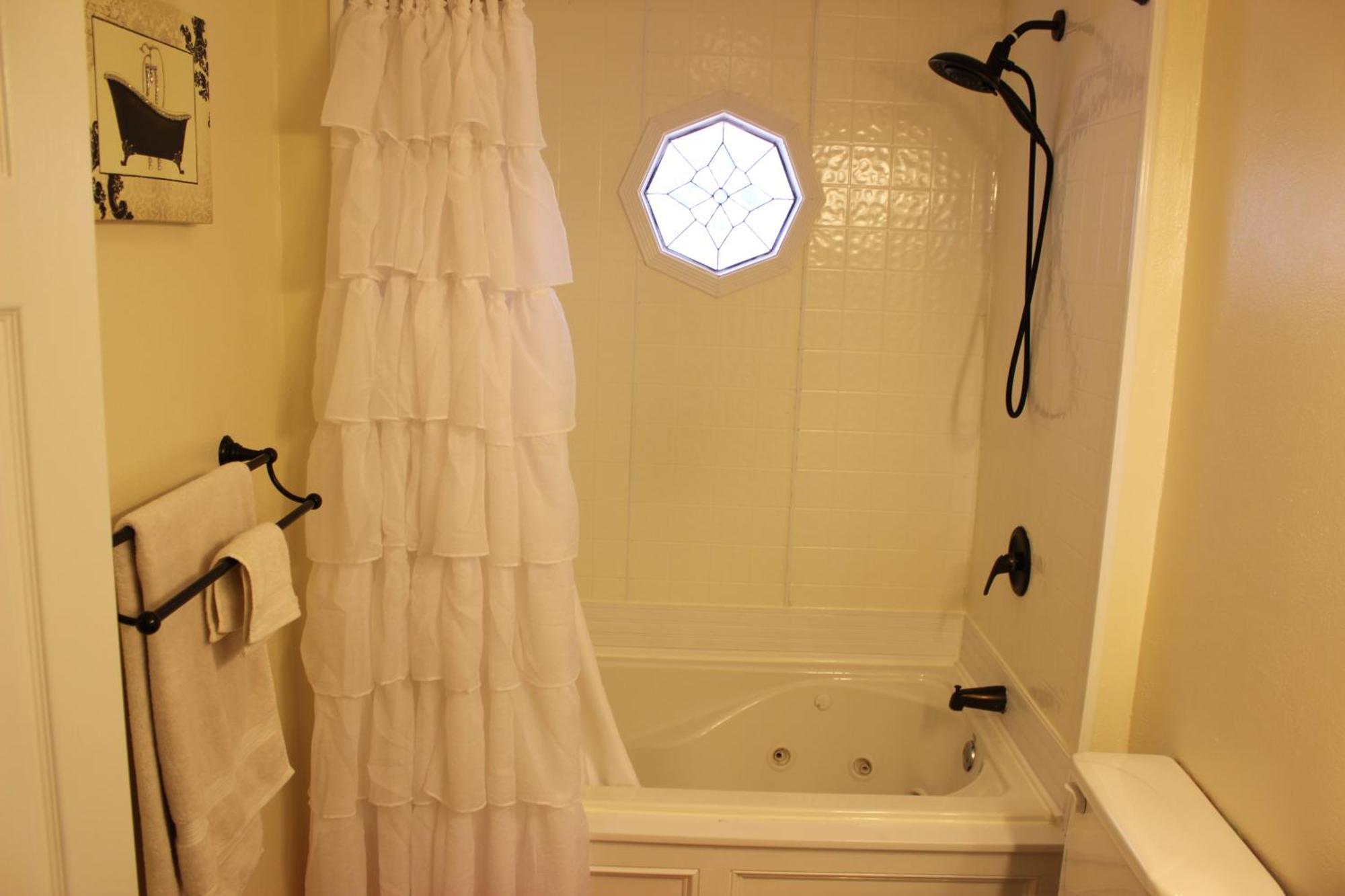 Book Nook Inn Lumberton Rum bild