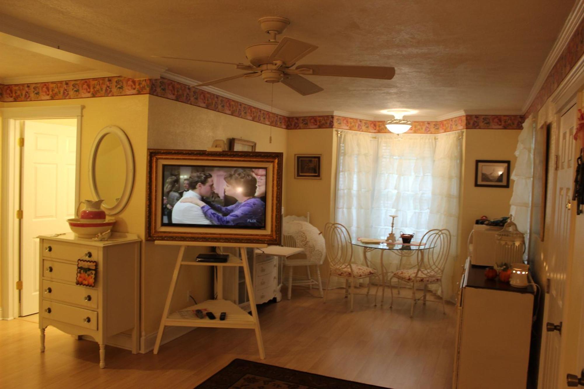 Book Nook Inn Lumberton Rum bild