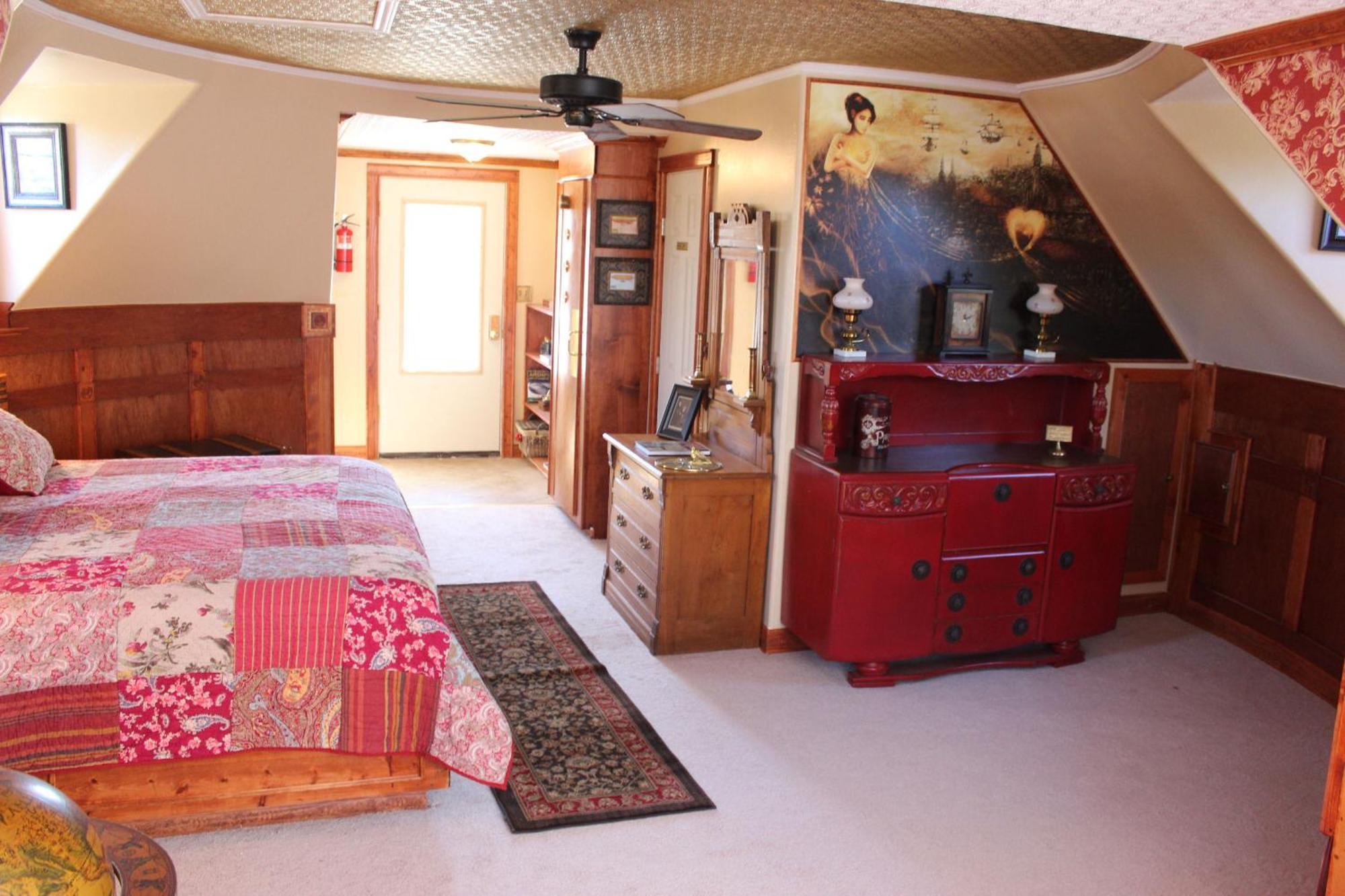 Book Nook Inn Lumberton Rum bild